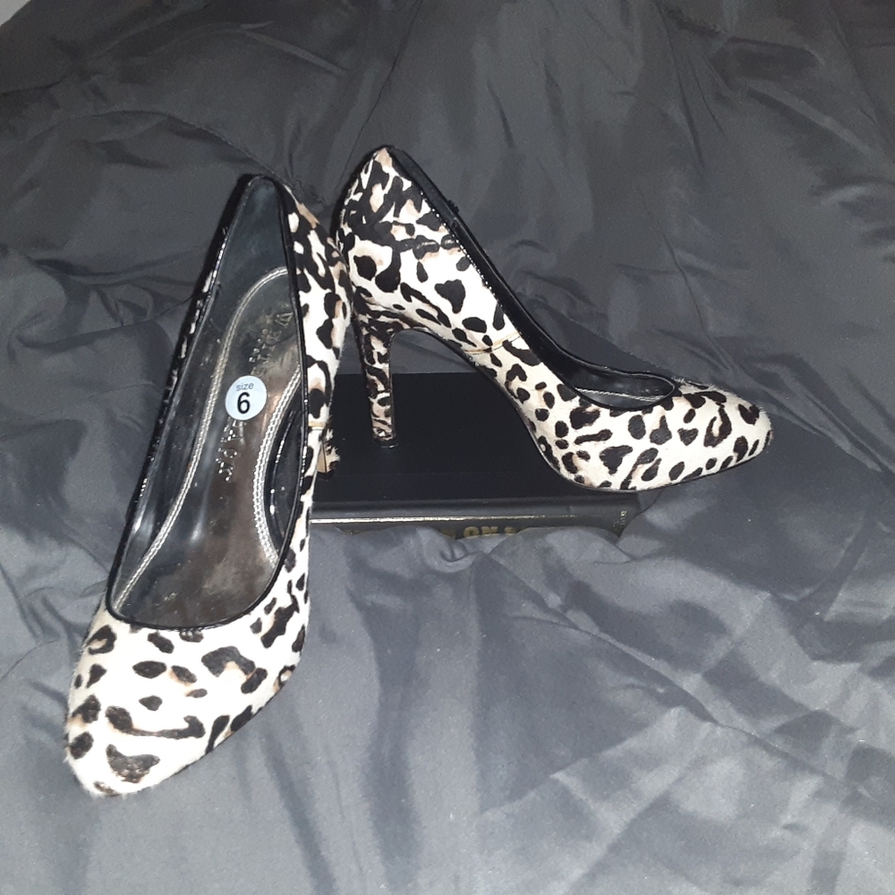 White House Black Market-Size 6  Black and White Market 4-InchAnimal Print Heels